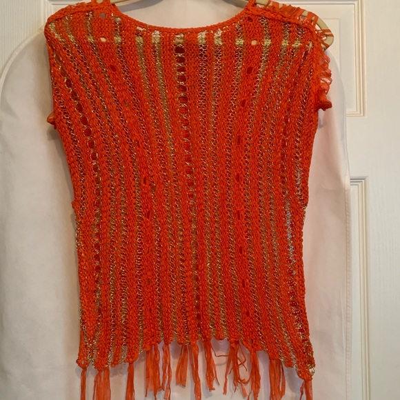 Sleeveless Top - Picture 1 of 3